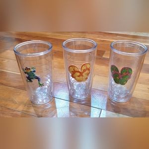 3 Tervis Tumblers, 16 OZ, 2 flip flop and 1 frog
